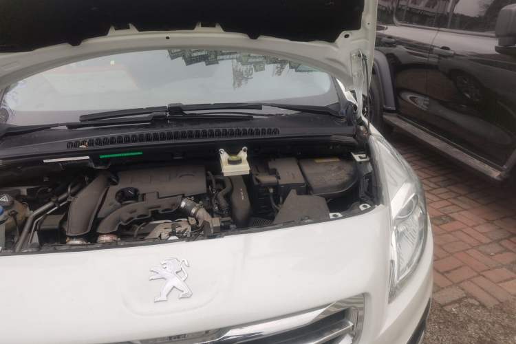 Used Peugeot 3008 2015 1.6THP Automatic Classic Edition Engine Bay Left