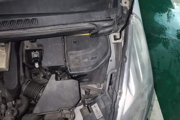 Used Peugeot 3008 2015 1.6THP Automatic Prestige Edition Engine Bay Left