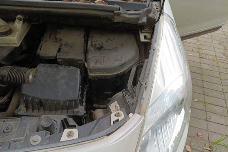 Used Peugeot 3008 2015 2.0L Automatic Trend Edition Engine Bay Left