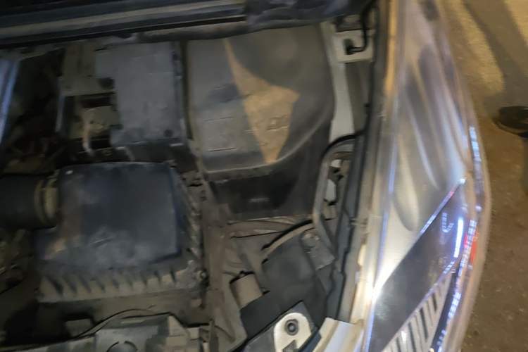 Used Peugeot 3008 2015 2.0L Automatic Trend Edition Engine Bay Left