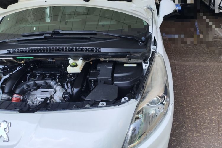 Used Peugeot 3008 2015 1.6THP Automatic Prestige Edition Engine Bay Left