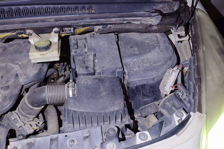 Used Peugeot 3008 2015 2.0L Automatic Classic Edition Engine Bay Left