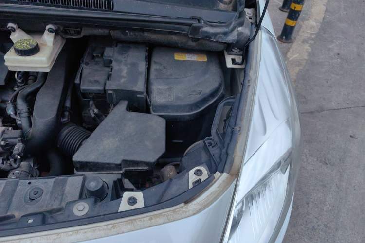 Used Peugeot 3008 2015 1.6THP Automatic Trend Edition Engine Bay Left