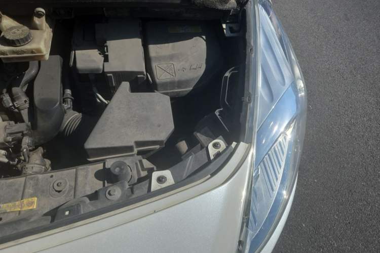 Used Peugeot 3008 2015 1.6THP Automatic Prestige Edition Engine Bay Left
