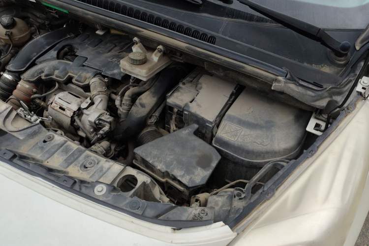 Used Peugeot 3008 2015 1.6THP Automatic Prestige Edition Engine Bay Left