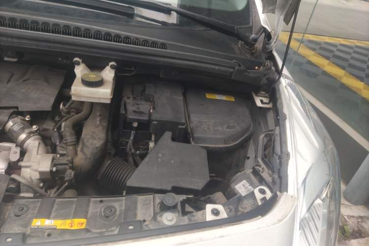 Used Peugeot 3008 2015 1.6THP Automatic Prestige Edition Engine Bay Left