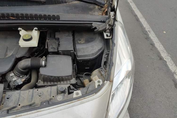 Used Peugeot 3008 2015 2.0L Automatic Classic Edition Engine Bay Left