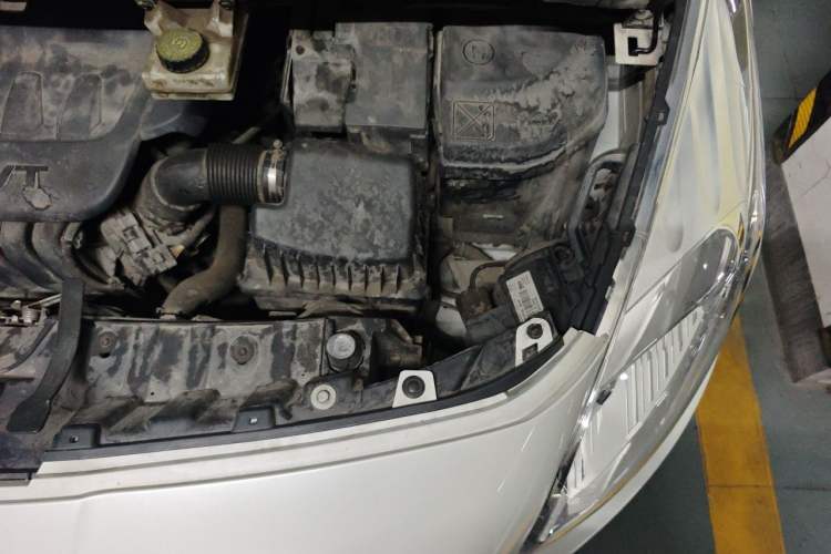 Used Peugeot 3008 2015 2.0L Automatic Classic Edition Engine Bay Left