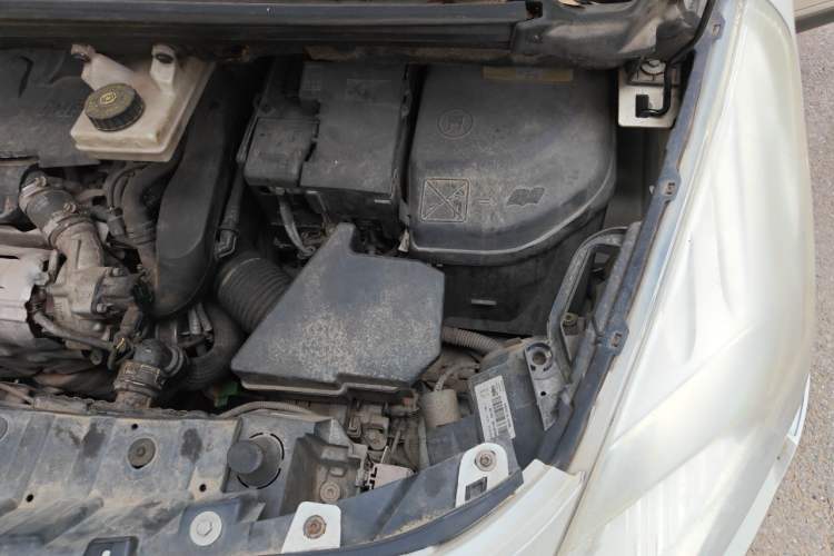 Used Peugeot 3008 2015 1.6THP Automatic Classic Edition Engine Bay Left