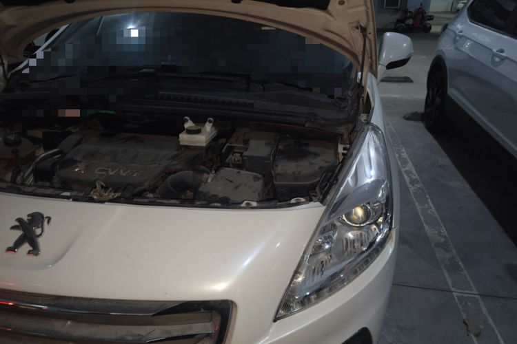 Used Peugeot 3008 2015 2.0L Manual Classic Edition Engine Bay Left