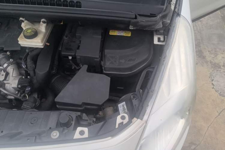 Used Peugeot 3008 2015 1.6THP Automatic Prestige Edition Engine Bay Left