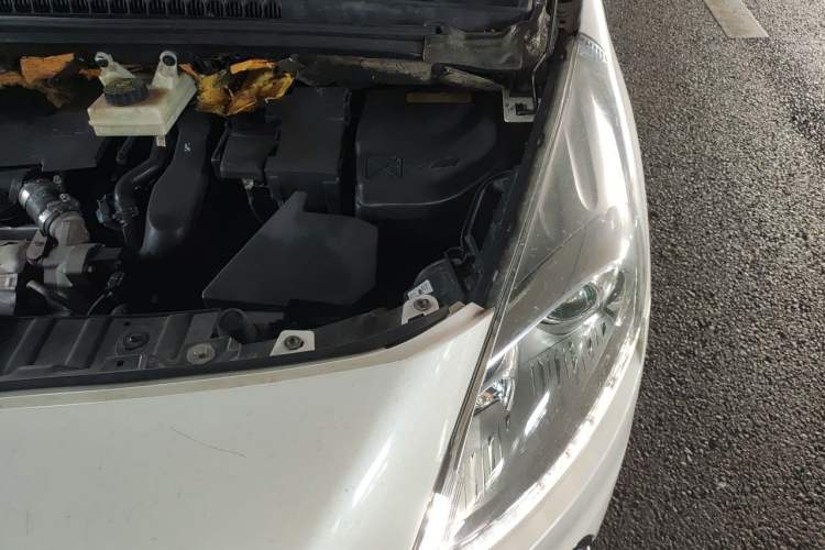 Used Peugeot 3008 2015 1.6THP Automatic Classic Edition Engine Bay Left