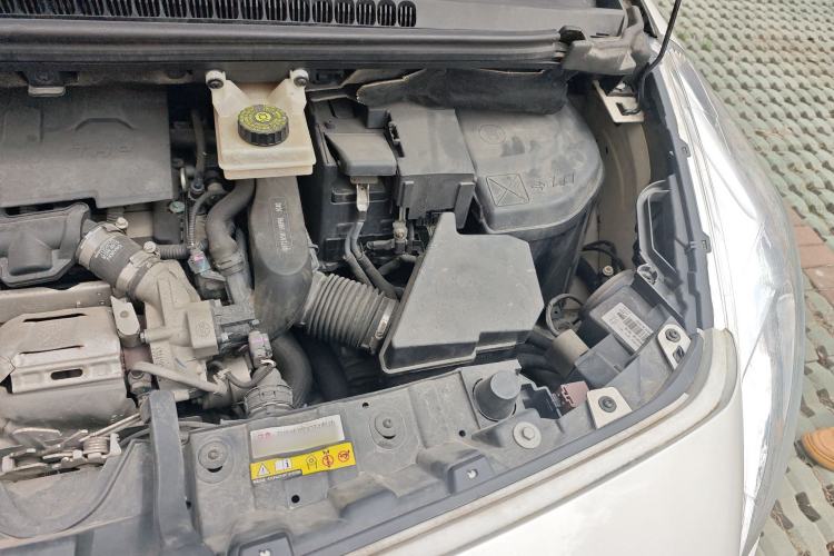Used Peugeot 3008 2015 1.6THP Automatic Classic Edition Engine Bay Left