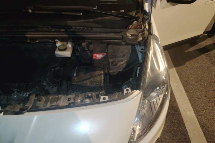 Used Peugeot 3008 2015 2.0L Automatic Classic Edition Engine Bay Left