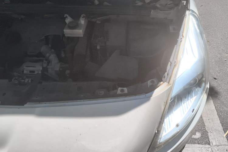 Used Peugeot 3008 2015 1.6THP Automatic Classic Edition Engine Bay Left