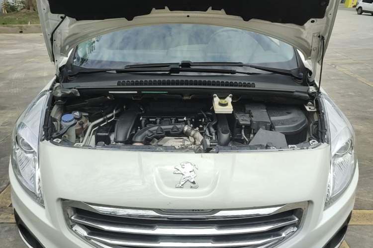 Used Peugeot 3008 2015 1.6THP Automatic Classic Edition Engine Bay
