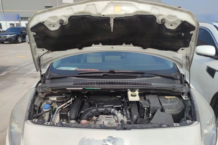 Used Peugeot 3008 2015 1.6THP Automatic Classic Edition Engine Bay