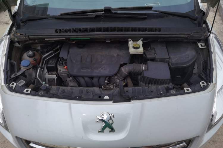 Used Peugeot 3008 2015 2.0L Automatic Classic Edition Engine Bay