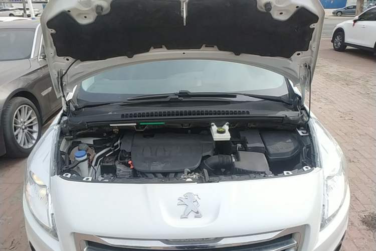 Used Peugeot 3008 2015 2.0L Automatic Classic Edition Engine Bay