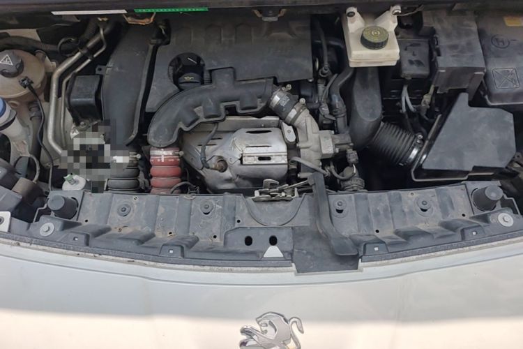 Used Peugeot 3008 2015 1.6THP Automatic Trend Edition Engine Bay