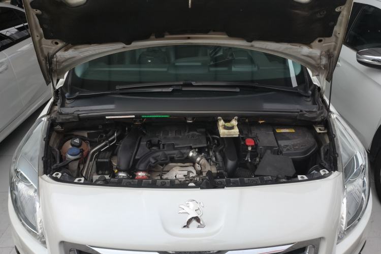 Used Peugeot 3008 2015 1.6THP Automatic Prestige Edition Engine Bay