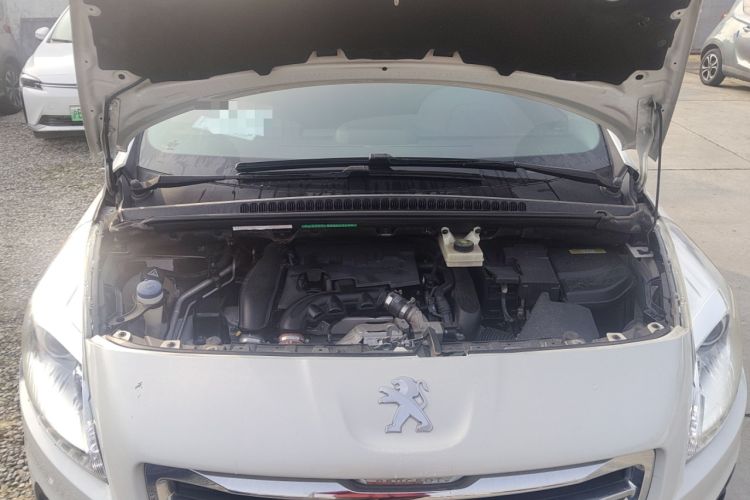 Used Peugeot 3008 2015 1.6THP Automatic Trend Edition Engine Bay