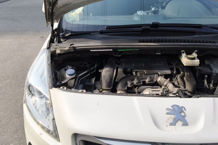 Used Peugeot 3008 2015 1.6THP Automatic Classic Edition Engine Bay Right