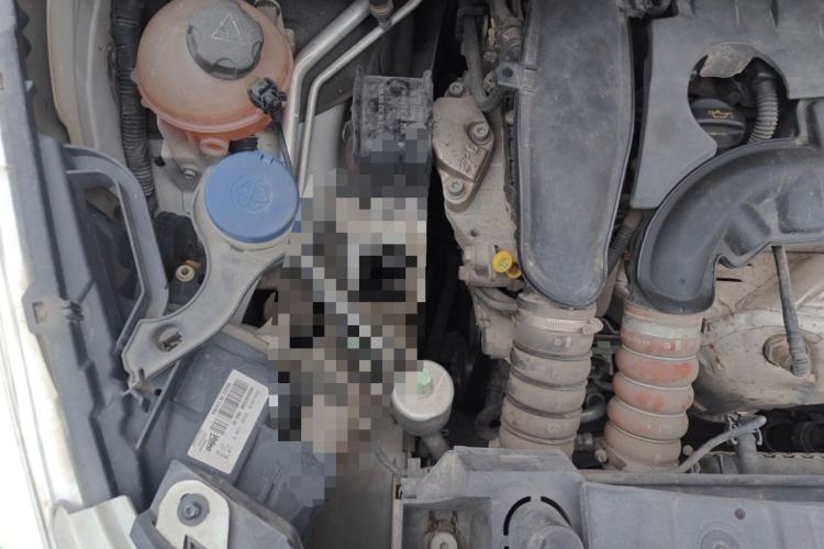 Used Peugeot 3008 2015 1.6THP Automatic Classic Edition Engine Bay Right