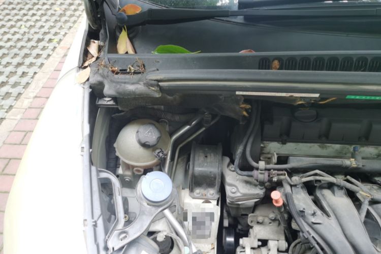 Used Peugeot 3008 2015 2.0L Automatic Classic Edition Engine Bay Right