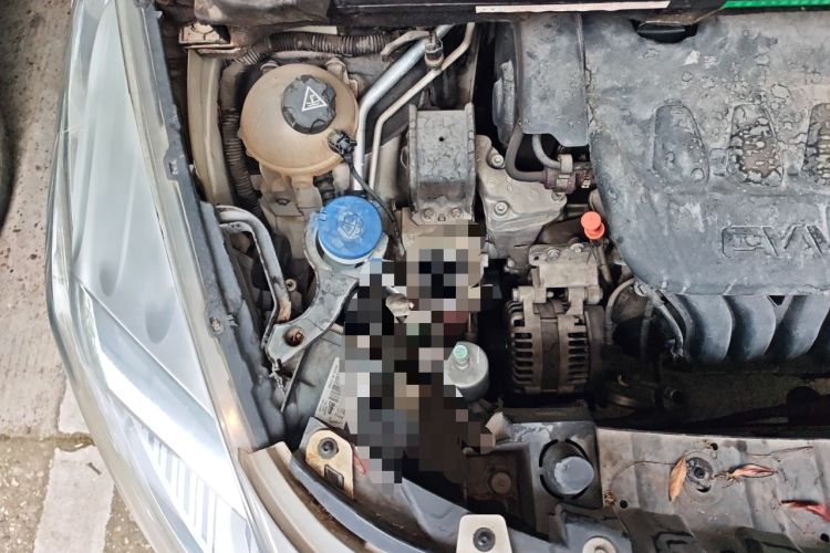 Used Peugeot 3008 2015 2.0L Automatic Classic Edition Engine Bay Right