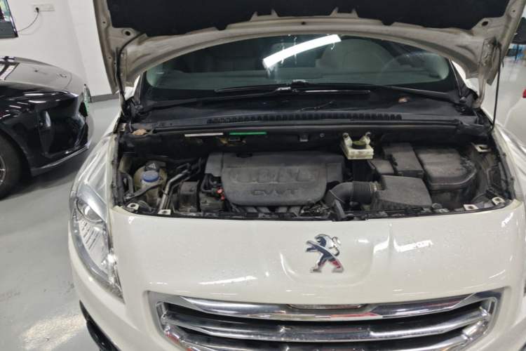 Used Peugeot 3008 2015 2.0L Automatic Trend Edition Engine Bay Right