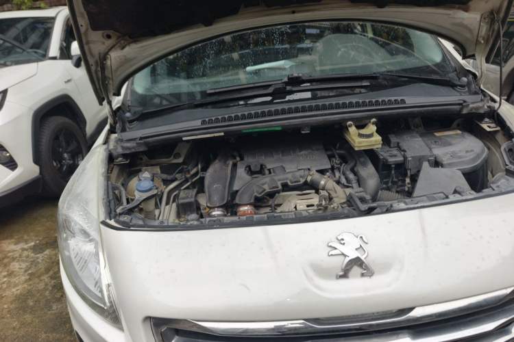 Used Peugeot 3008 2015 1.6THP Automatic Classic Edition Engine Bay Right