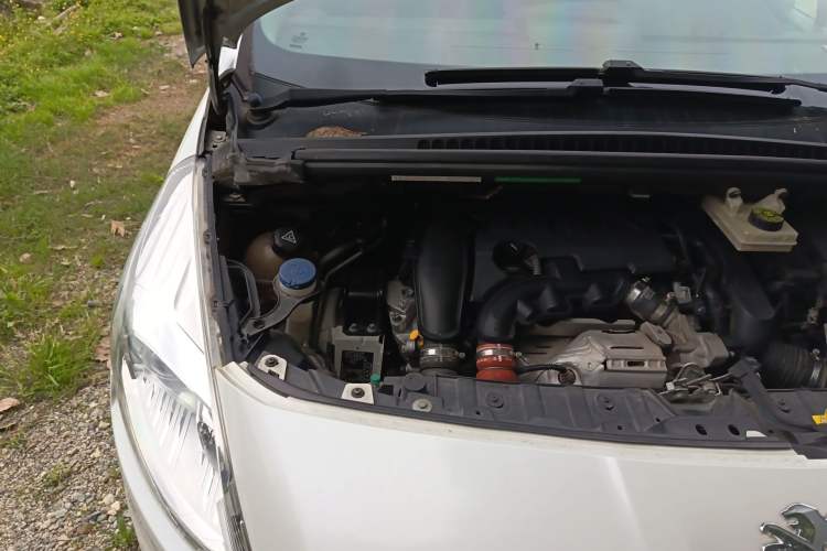 Used Peugeot 3008 2015 1.6THP Automatic Trend Edition Engine Bay Right