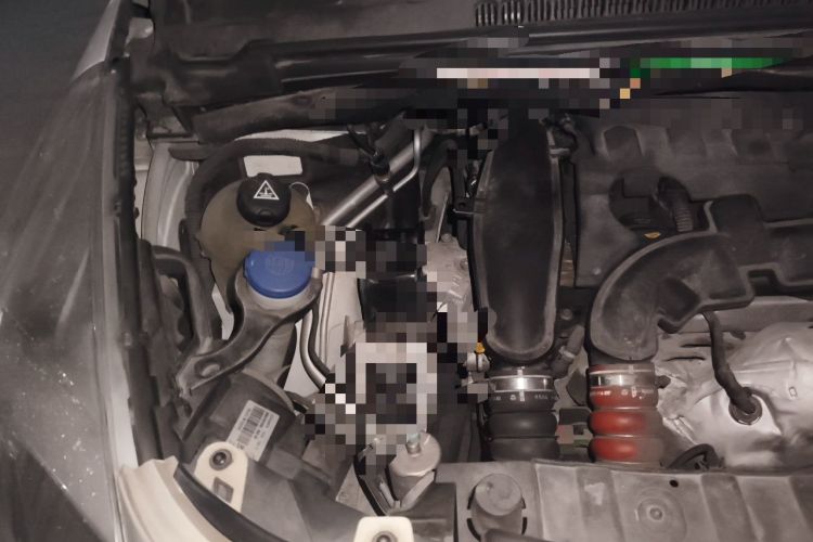 Used Peugeot 3008 2015 1.6THP Automatic Classic Edition Engine Bay Right