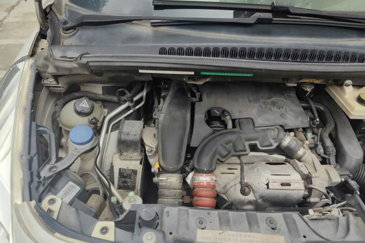 Used Peugeot 3008 2015 1.6THP Automatic Classic Edition Engine Bay Right