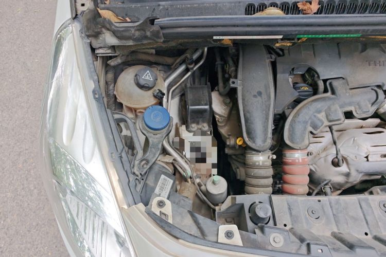 Used Peugeot 3008 2015 1.6THP Automatic Classic Edition Engine Bay Right