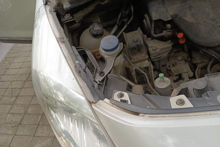 Used Peugeot 3008 2015 2.0L Automatic Trend Edition Engine Bay Right