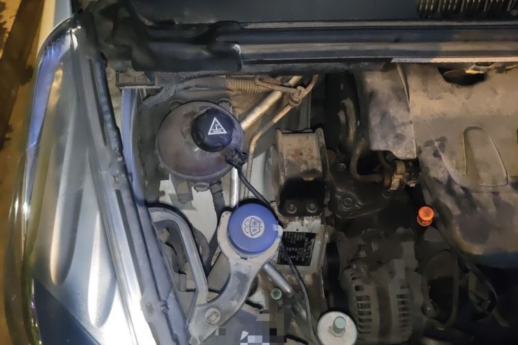 Used Peugeot 3008 2015 2.0L Automatic Trend Edition Engine Bay Right