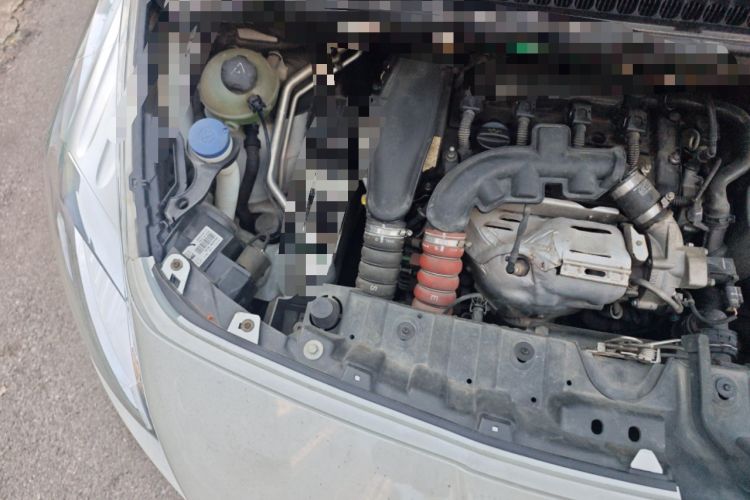 Used Peugeot 3008 2015 1.6THP Automatic Trend Edition Engine Bay Right