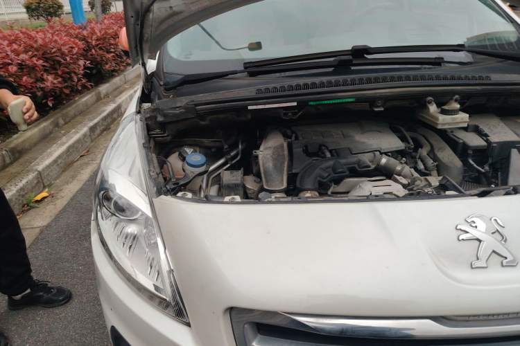 Used Peugeot 3008 2015 1.6THP Automatic Prestige Edition Engine Bay Right