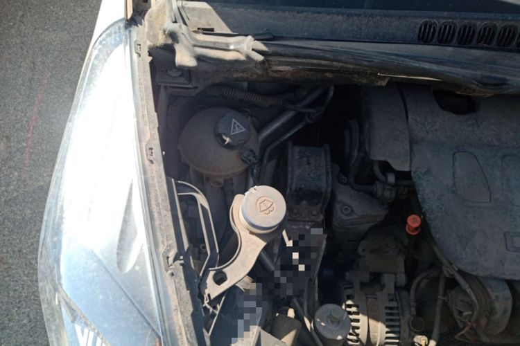 Used Peugeot 3008 2015 2.0L Automatic Trend Edition Engine Bay Right