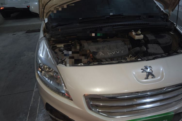 Used Peugeot 3008 2015 2.0L Manual Classic Edition Engine Bay Right