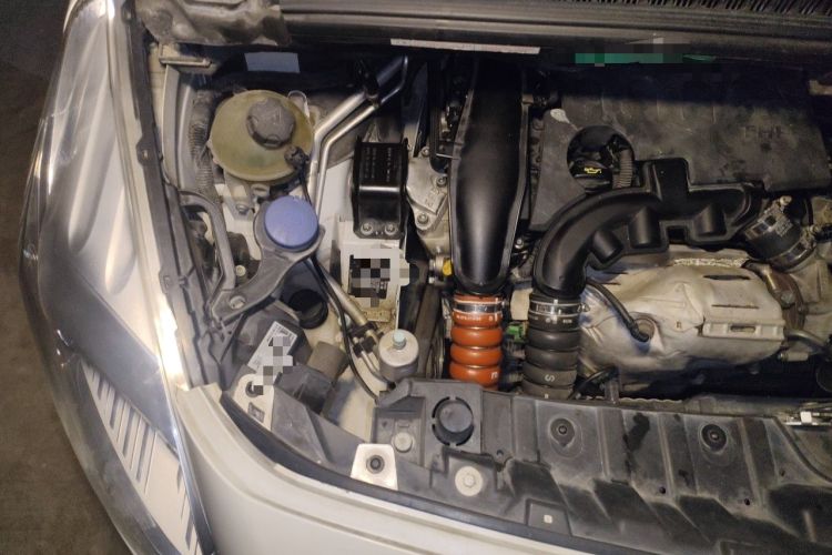 Used Peugeot 3008 2015 1.6THP Automatic Classic Edition Engine Bay Right