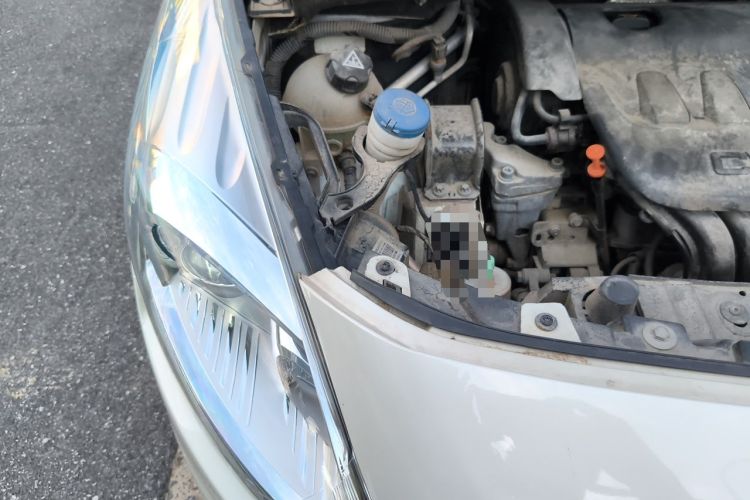 Used Peugeot 3008 2015 2.0L Automatic Classic Edition Engine Bay Right