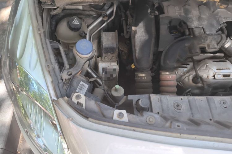Used Peugeot 3008 2015 1.6THP Automatic Classic Edition Engine Bay Right