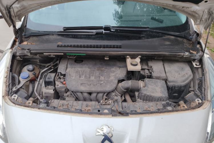 Used Peugeot 3008 2015 2.0L Automatic Classic Edition Engine Bay