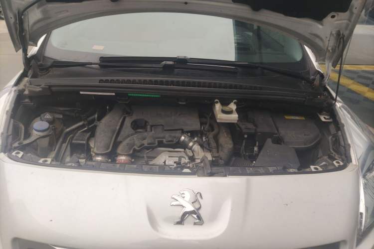 Used Peugeot 3008 2015 1.6THP Automatic Prestige Edition Engine Bay