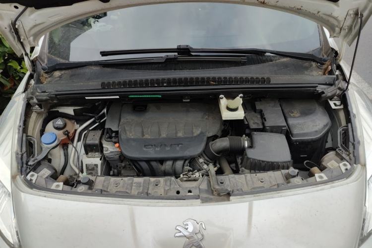 Used Peugeot 3008 2015 2.0L Automatic Classic Edition Engine Bay