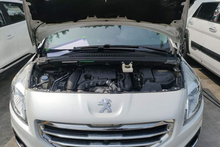 Used Peugeot 3008 2015 1.6THP Automatic Trend Edition Engine Bay
