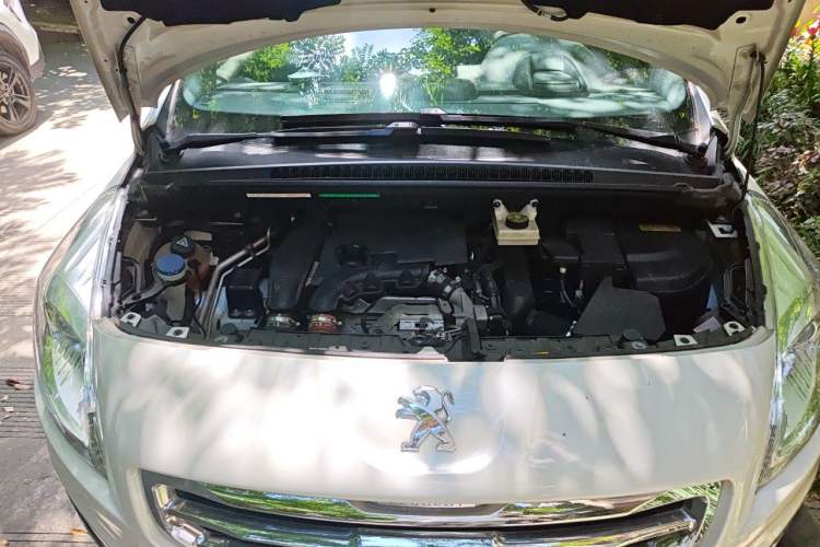 Used Peugeot 3008 2015 1.6THP Automatic Prestige Edition Engine Bay
